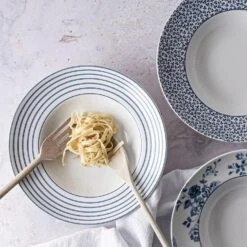 Laura Ashley Bord Pasta Diep 27,5 Cm Sweet Alyssum 9 Laura Ashley Bord Pasta Diep 27,5 Cm Sweet Alyssum -Tuinmeubel Winkel 1000092994 0103