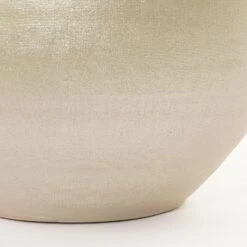 Mica Decorations Bloempot - Goudkleurig - Keramiek - 29 X 25 Cm -Tuinmeubel Winkel 79e074c4c91043f6bf549a214e934bfd